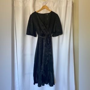 NWT Lulu’s Wrapped Up In Love Black Satin Faux-Wrap Midi Dress